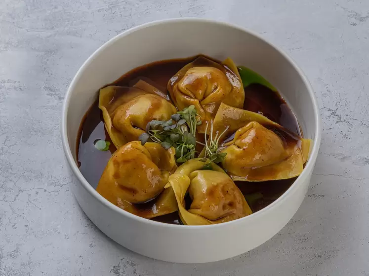 Равиоли с телятиной под соусом Демиглас