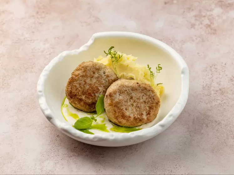 Куриные котлеты с картофельным пюре