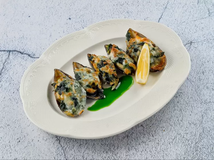 Чилийские мидии со шпинатом