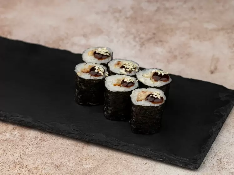 Ролл с угрем